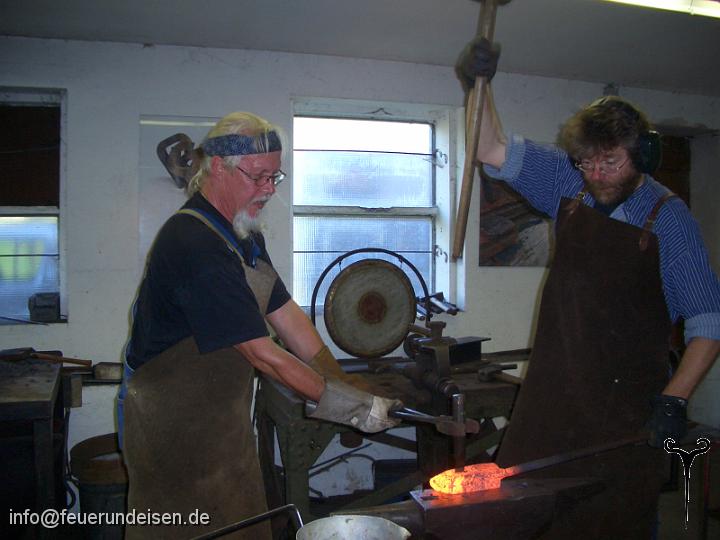 LochHammerstiel.JPG - Das Loch für den Hammerstiel